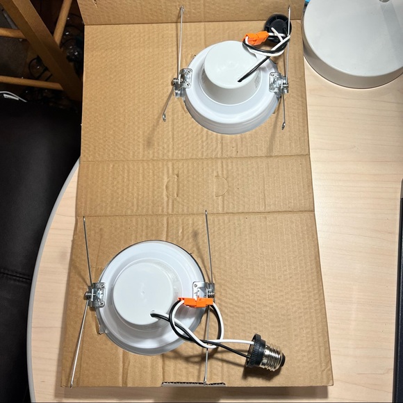 NWT FEIT LED Dimmable 2 Pack 5-6 inch Recessed Lights 2700K Soft White 9.4 Watts - Picture 7 of 9